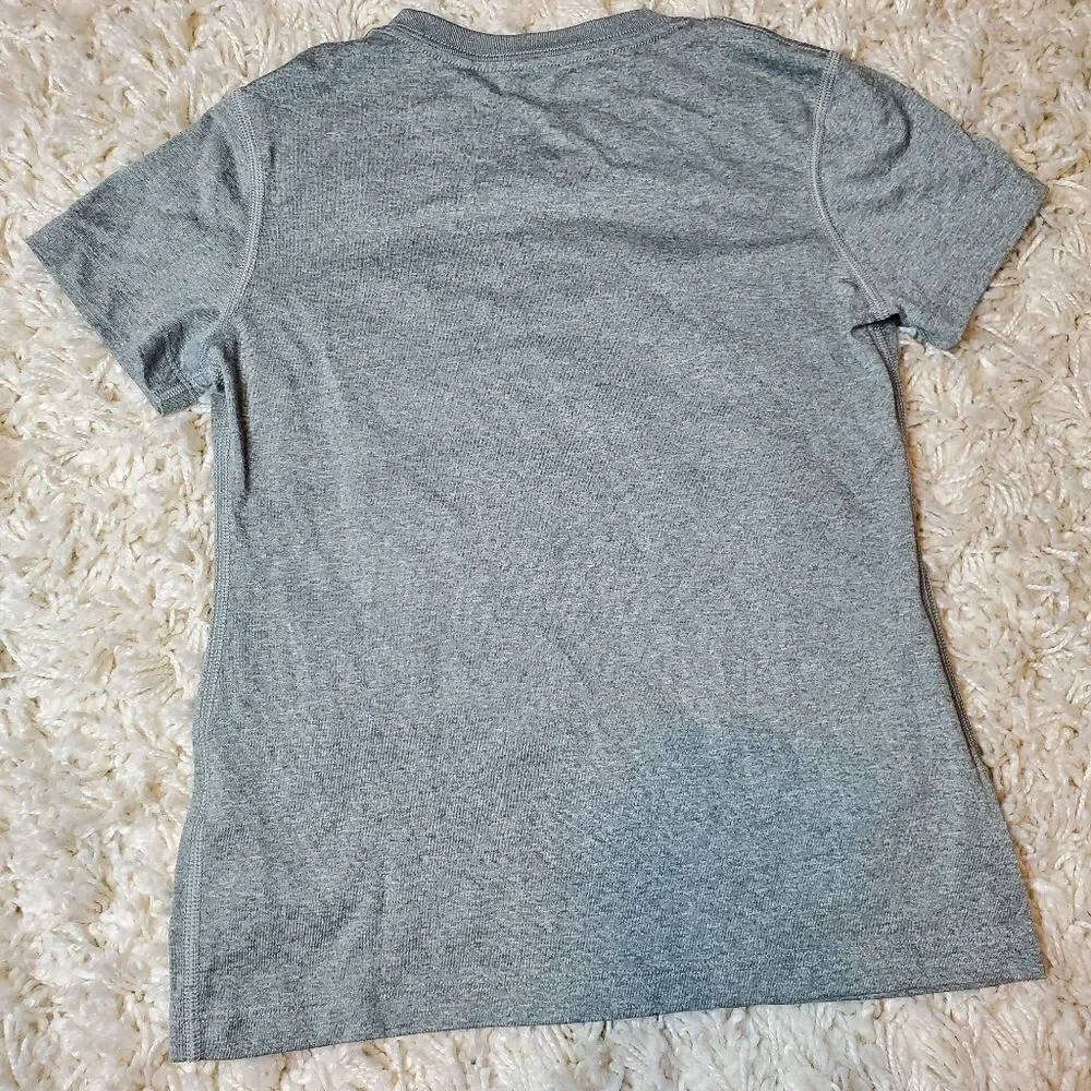 NIKE Dri-Fit V-Neck Tee - Sz. Small